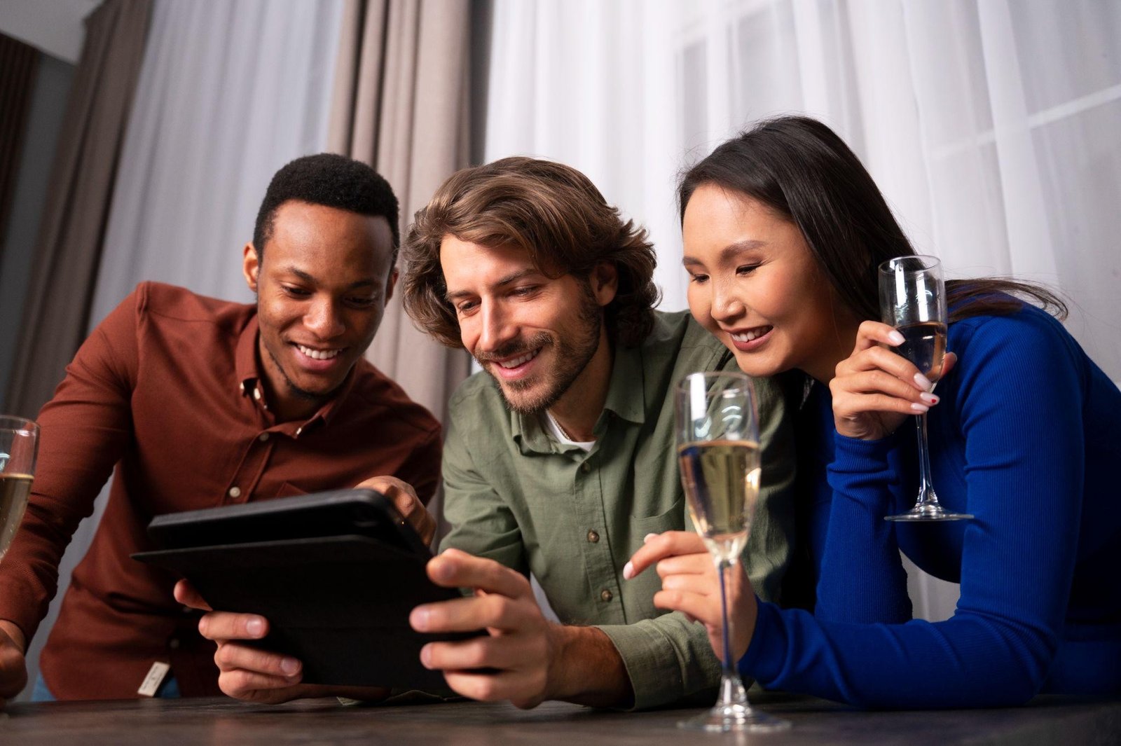 How Online Casinos Use Digital Marketing and Tech to Engage Players